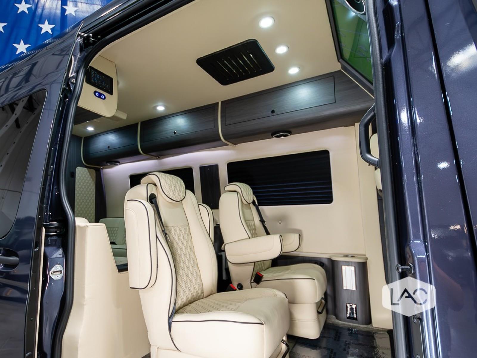 2024 Mercedes Benz Sprinter 3500 photo 3