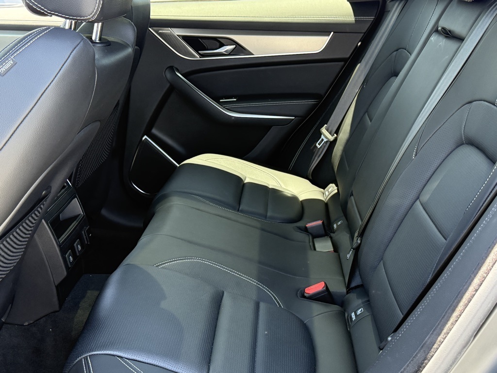 2025 Jaguar F-PACE P250 photo 24