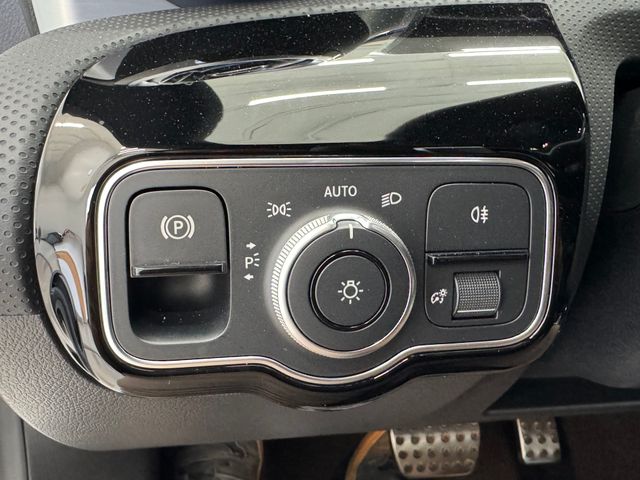 2025 Mercedes Benz CLA 250 photo 30