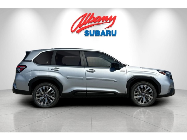 2025 Subaru Forester Touring photo 3
