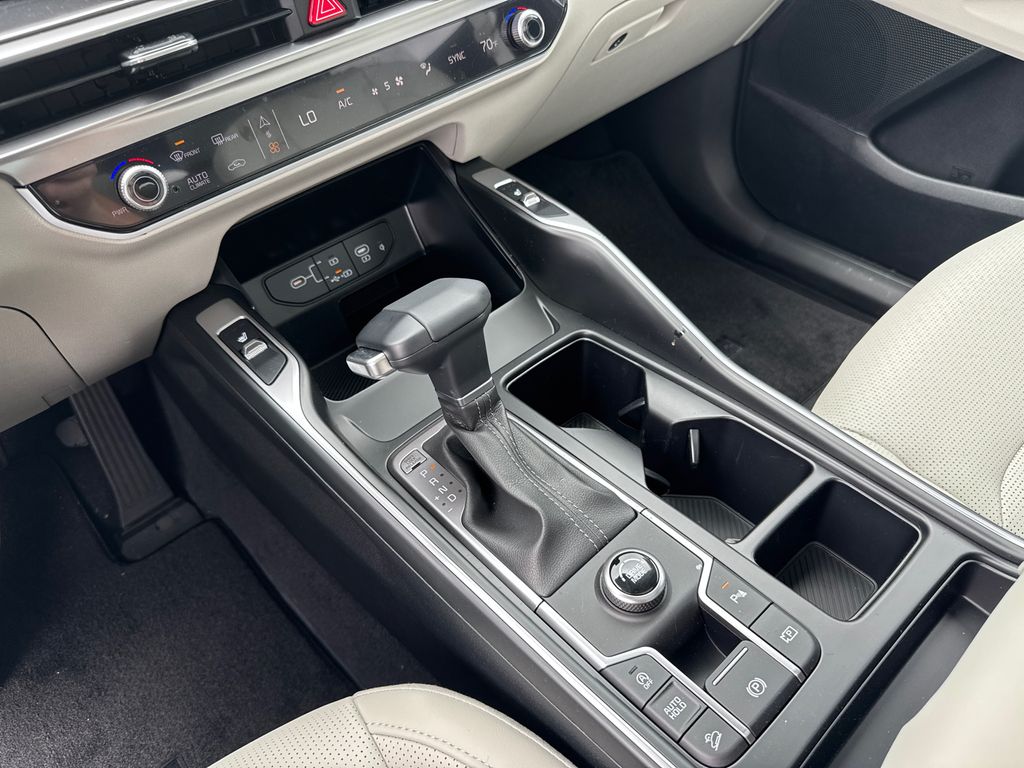 2025 Kia Sorento S photo 28