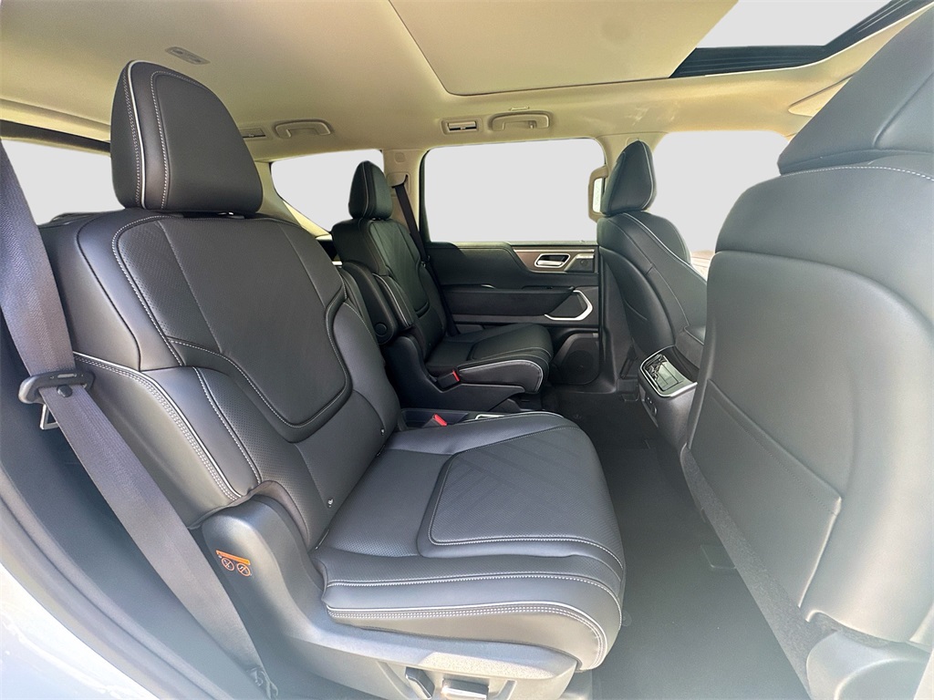 2026 Infiniti QX80 Luxe photo 28
