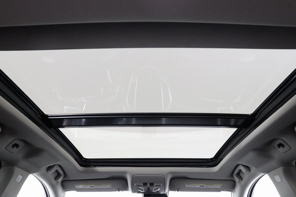 Used 2015 Cadillac SRX Luxury Collection with VIN 3GYFNEE39FS619669 for sale in Champaign, IL