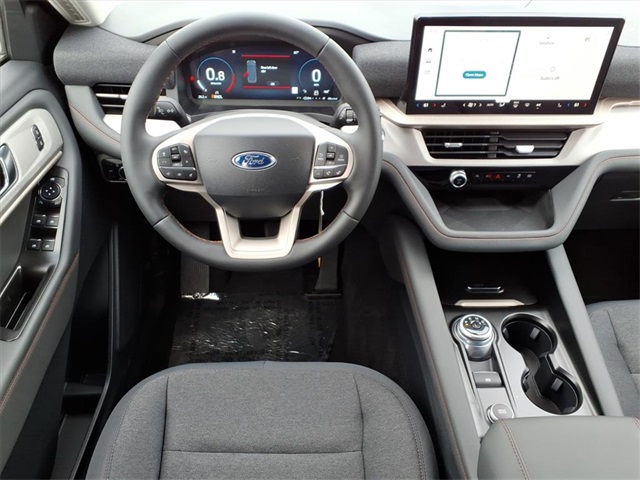 2025 Ford Explorer photo 5