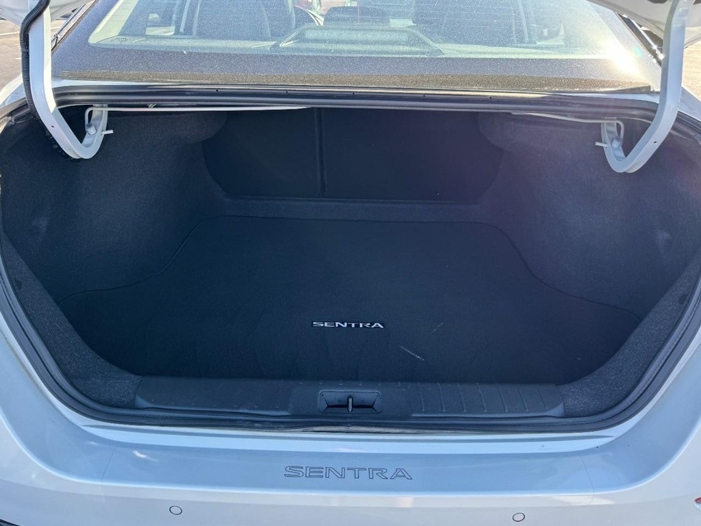 2024 Nissan Sentra SR photo 4