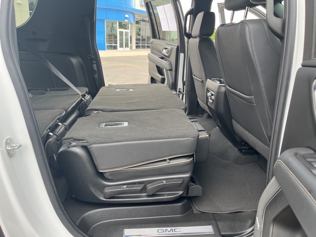 2023 Gmc Yukon XL SLT photo 24