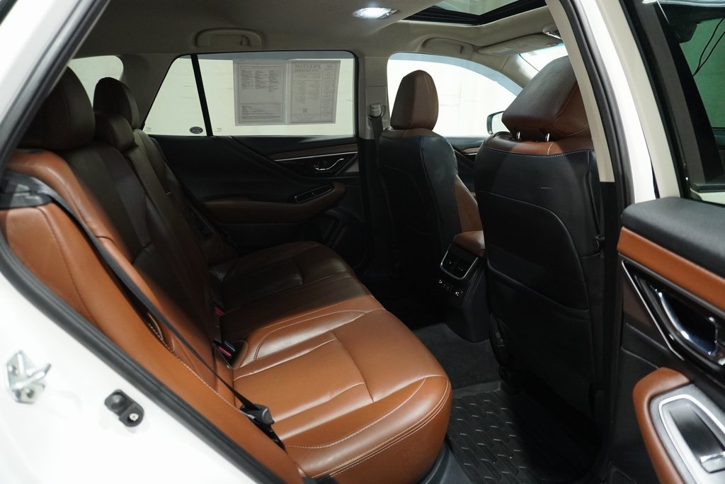 2022 Subaru Outback Touring photo 12