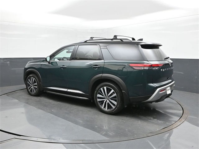 2022 Nissan Pathfinder Platinum photo 5