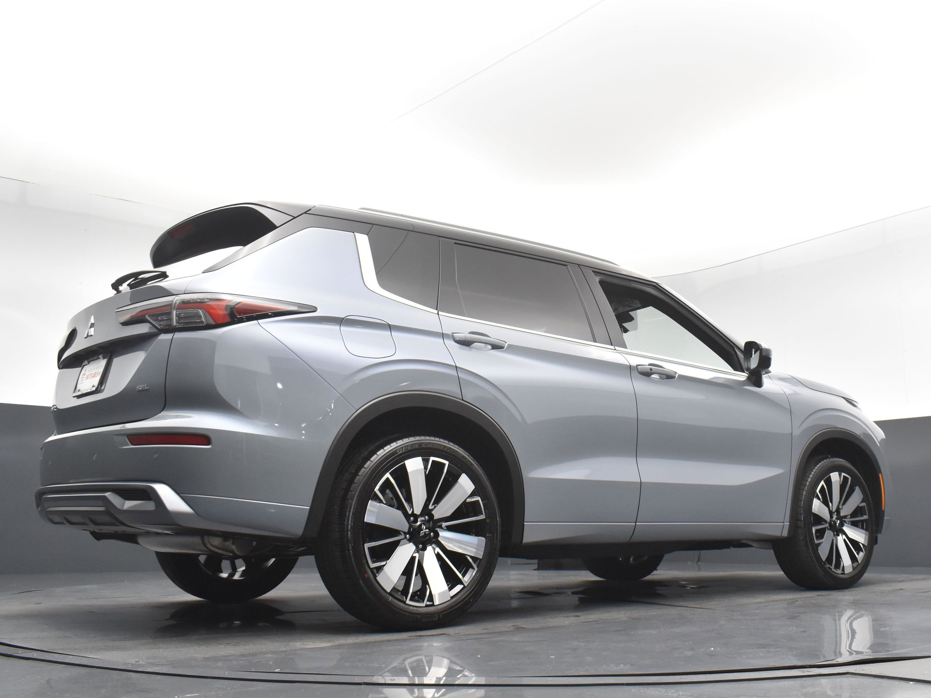 2025 Mitsubishi Outlander SEL photo 22