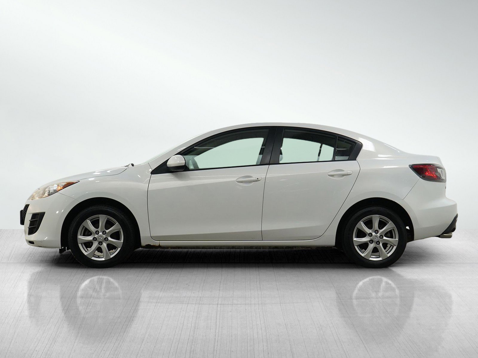 2010 Mazda Mazda3 Touring photo 2