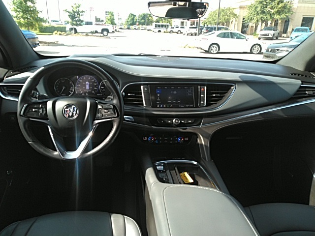 2024 Buick Enclave Premium photo 3