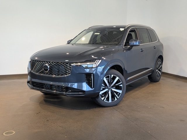 2026 Volvo XC90 Core's photo