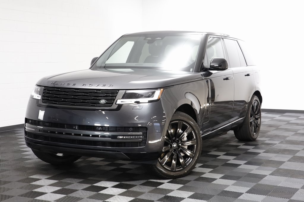 2025 Land Rover Range Rover SE's photo