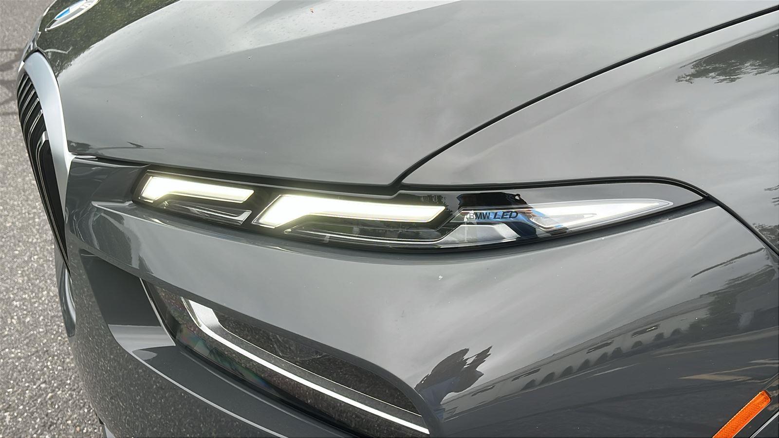 New 2026 Dravit Grey Metallic BMW xDrive40i image 8
