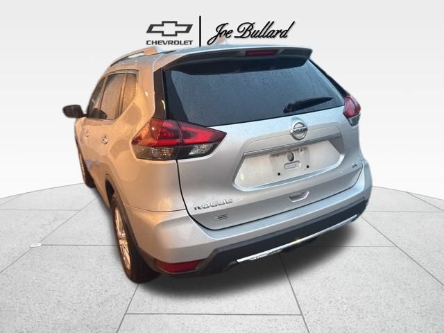 2018 Nissan Rogue SV photo 6