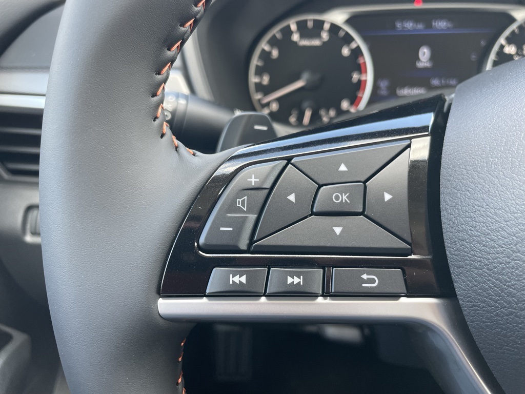 2025 Nissan Altima SR photo 9