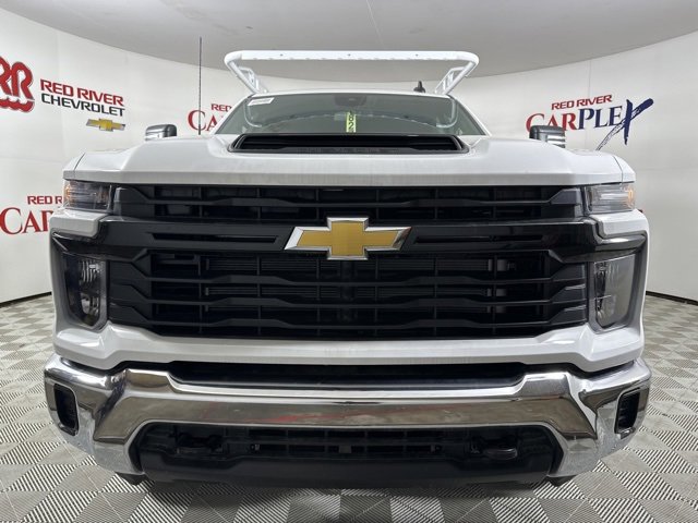 2025 Chevrolet Silverado 2500HD photo 2
