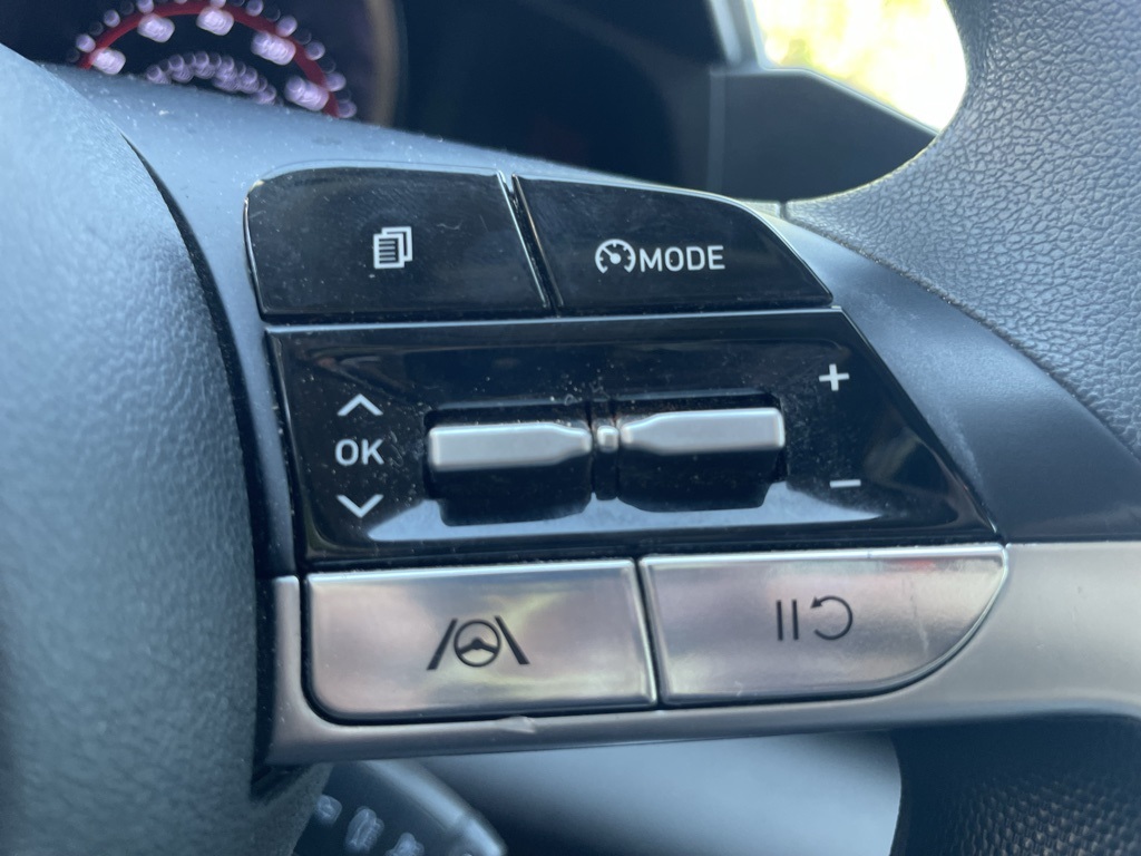 2022 Hyundai Elantra SE photo 10