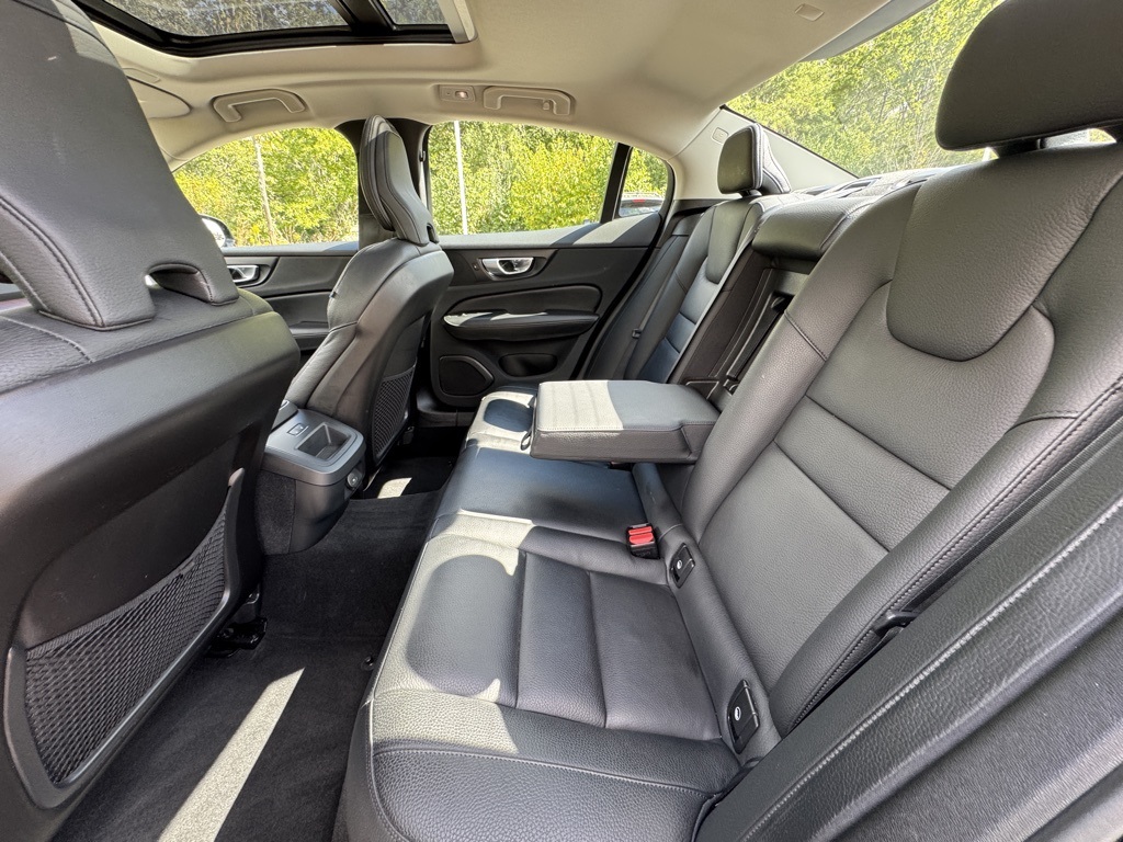 2024 Volvo S60 B5 Plus photo 16