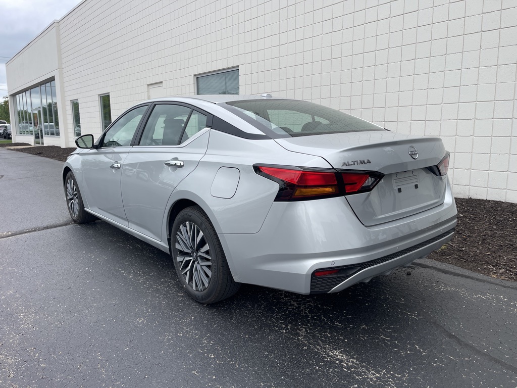 2025 Nissan Altima 2.5 SV photo 2