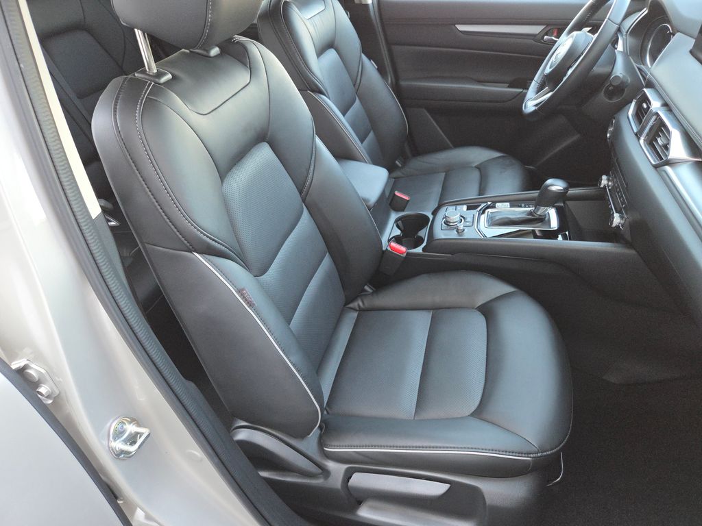 2025 Mazda CX-5 2.5 Select photo 19