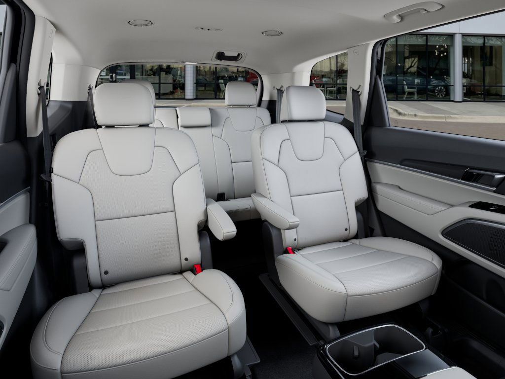 2025 Kia Telluride S photo 14