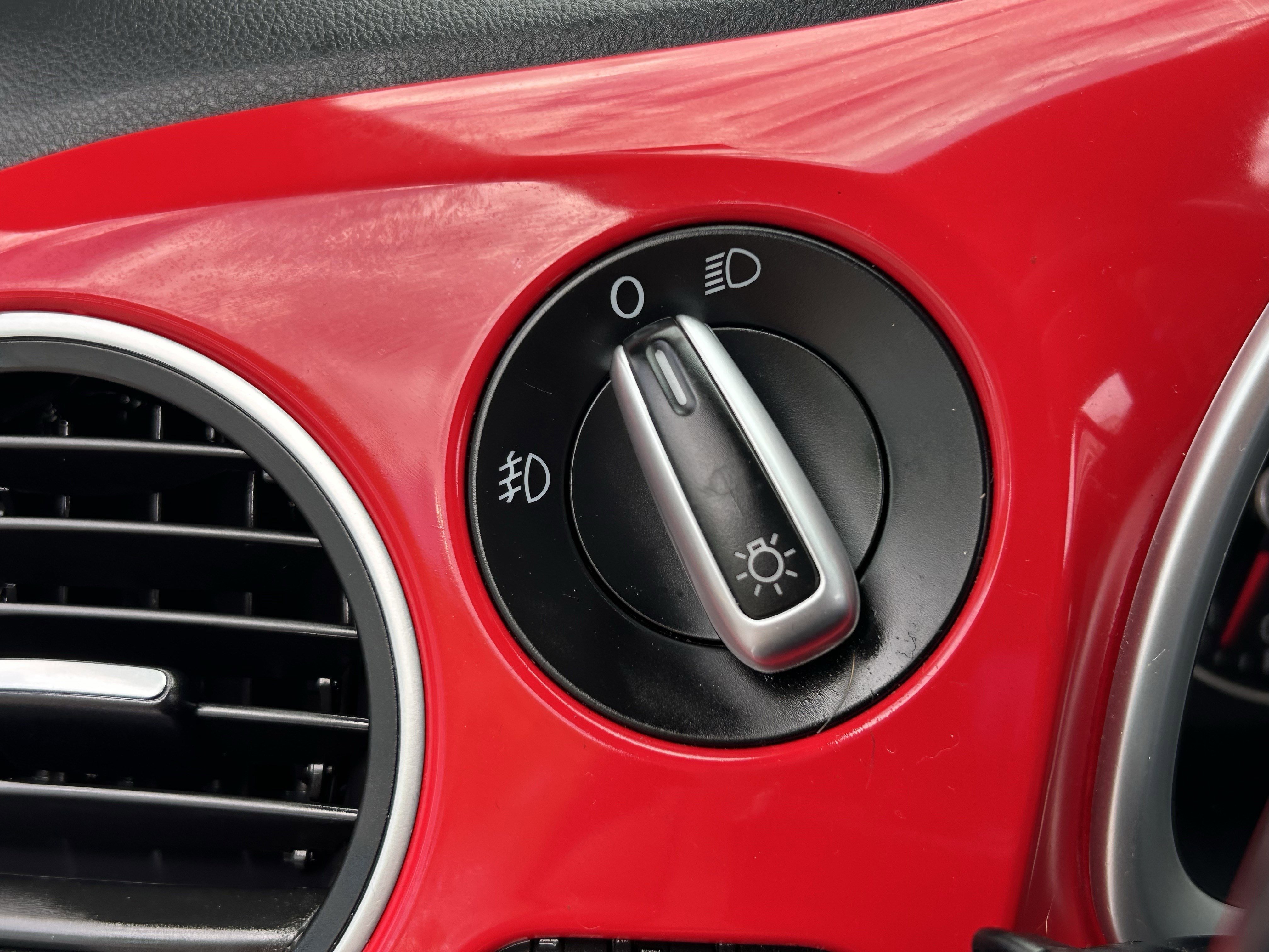 2012 Volkswagen Beetle Turbo photo 3