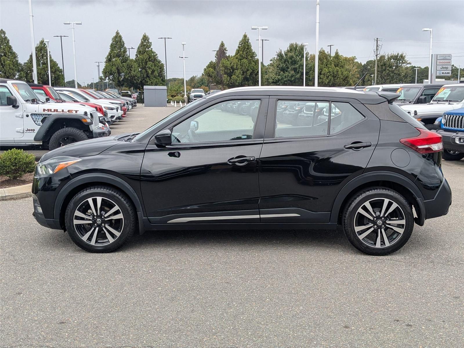 2019 Nissan Kicks SR photo 8