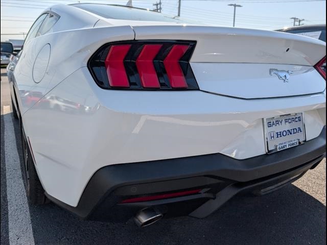 2024 Ford Mustang EcoBoost photo 17