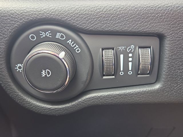 2026 Chrysler Pacifica photo 21