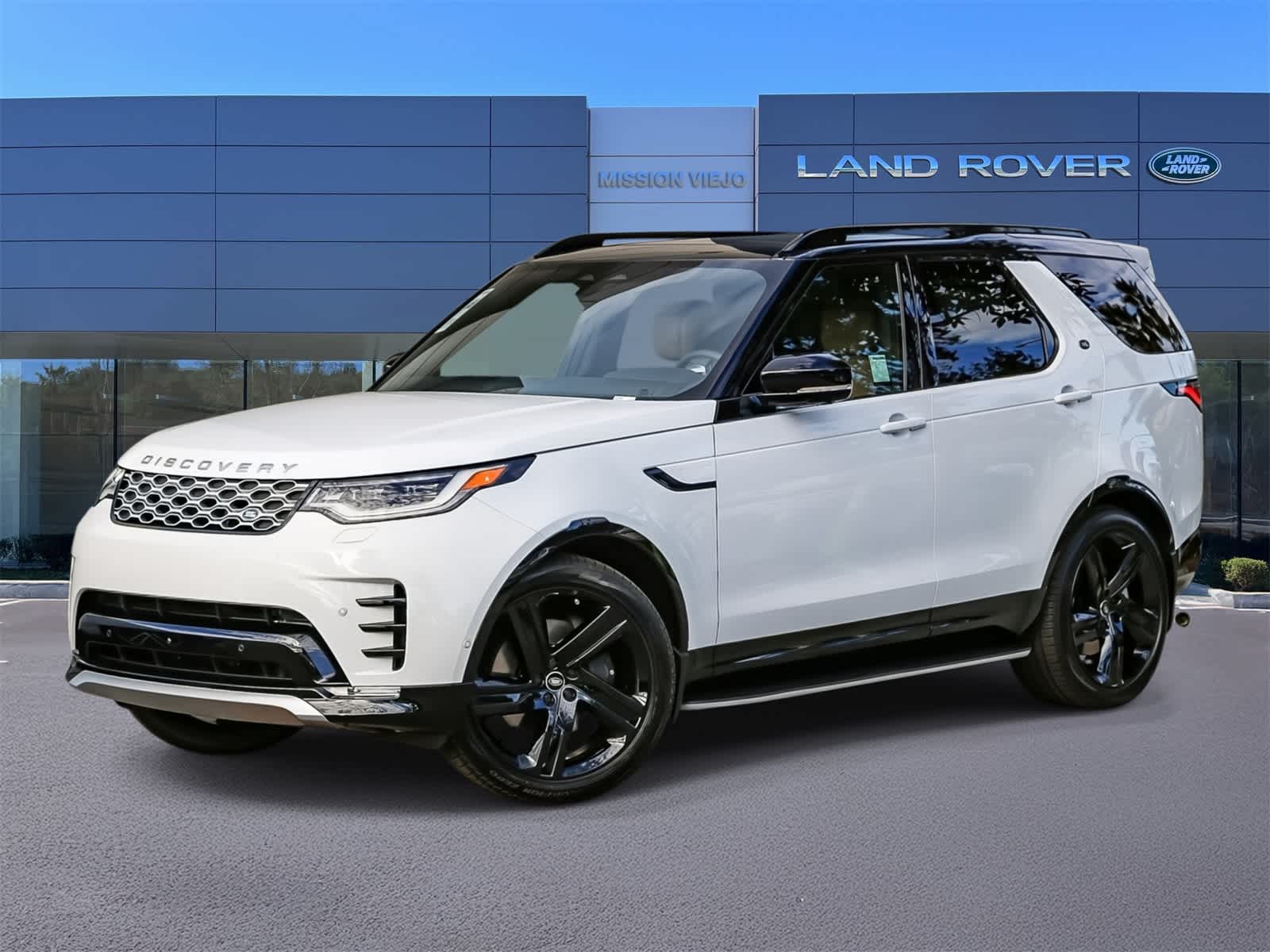 2026 Land Rover Discovery Gemini Edition's photo