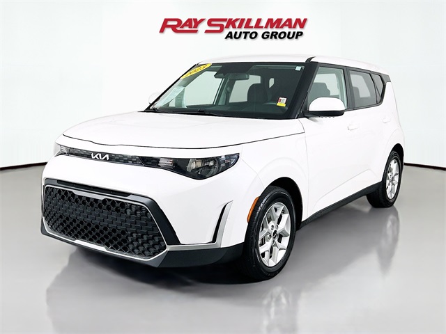 2023 Kia Soul LX photo 2