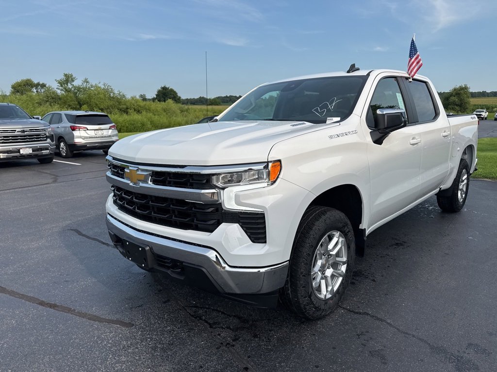 2026 Chevrolet Silverado 1500 LT photo 3