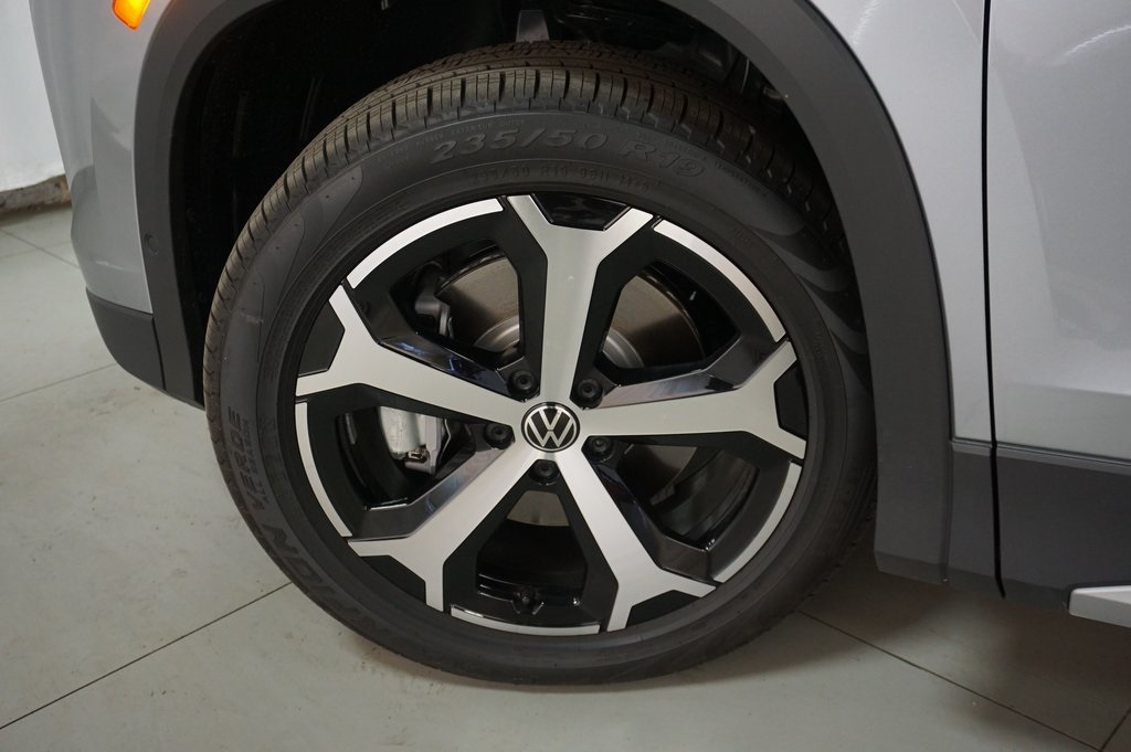 2025 Volkswagen Tiguan SE photo 30