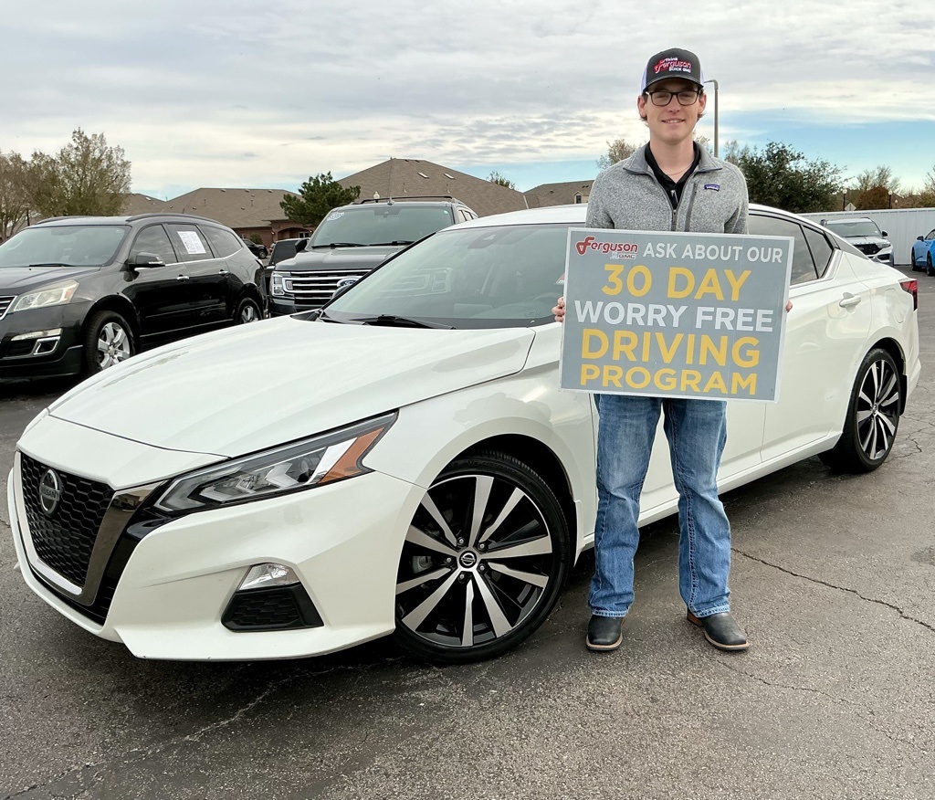 2021 Nissan Altima SR's photo