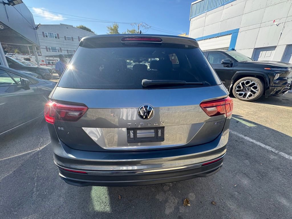 2022 Volkswagen Tiguan SE photo 3