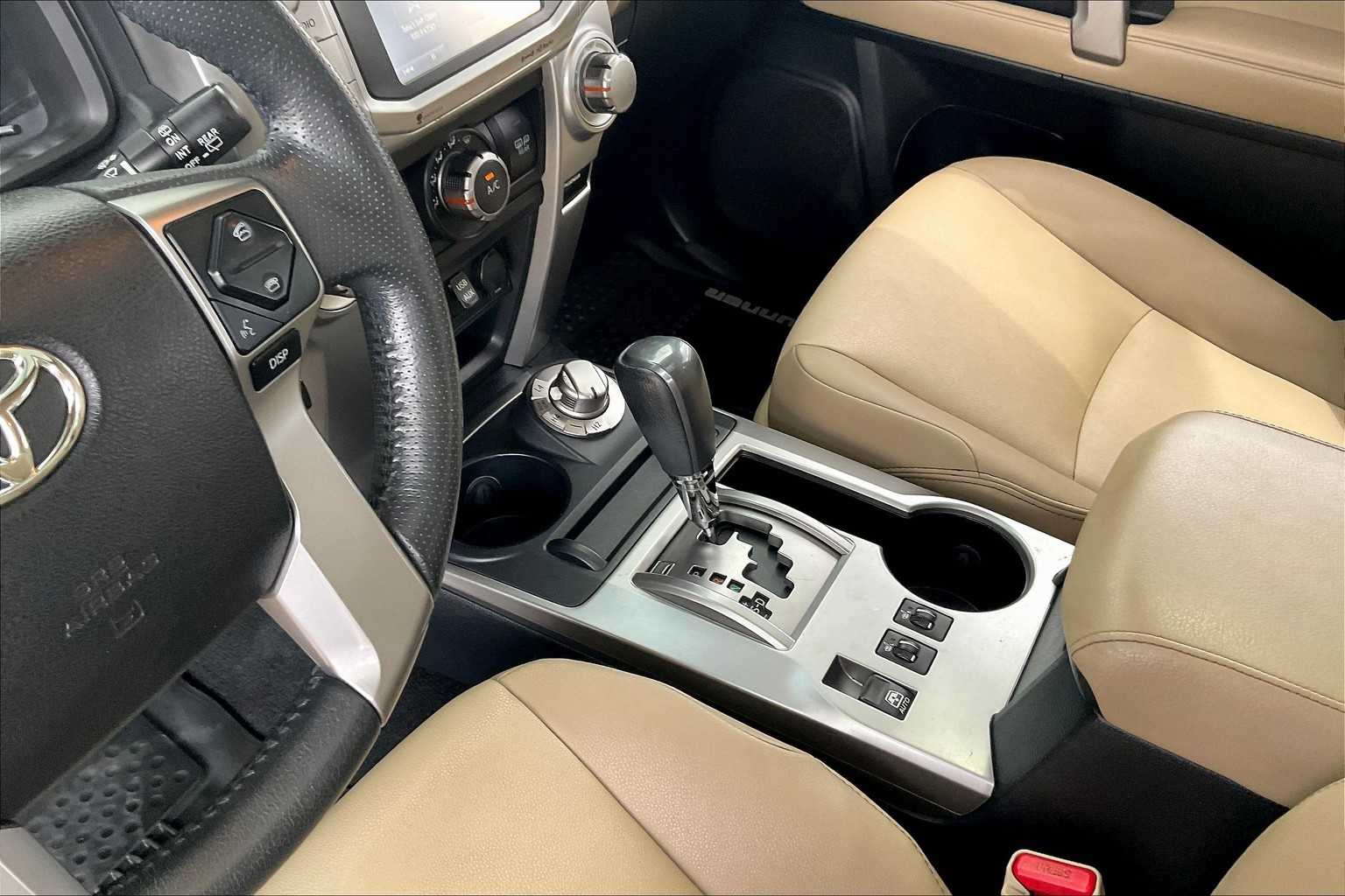 2019 Toyota 4Runner SR5 Premium photo 15