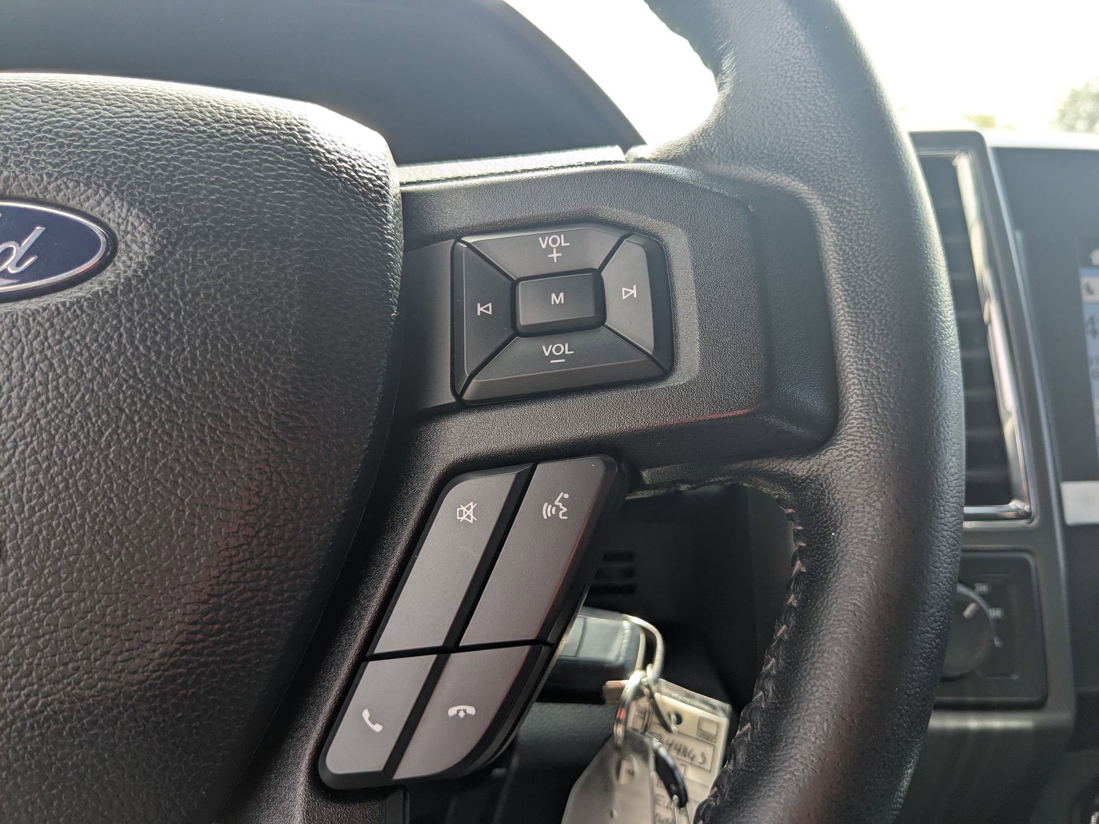 2017 Ford F-150 XLT photo 17