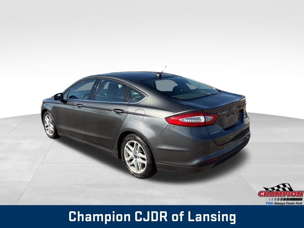2016 Ford Fusion SE photo 5