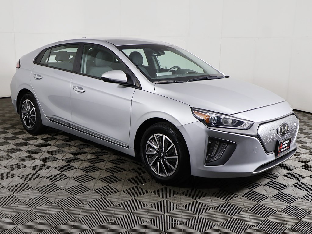 Used 2020 Hyundai IONIQ SE with VIN KMHC75LJ7LU076432 for sale in Parma, OH