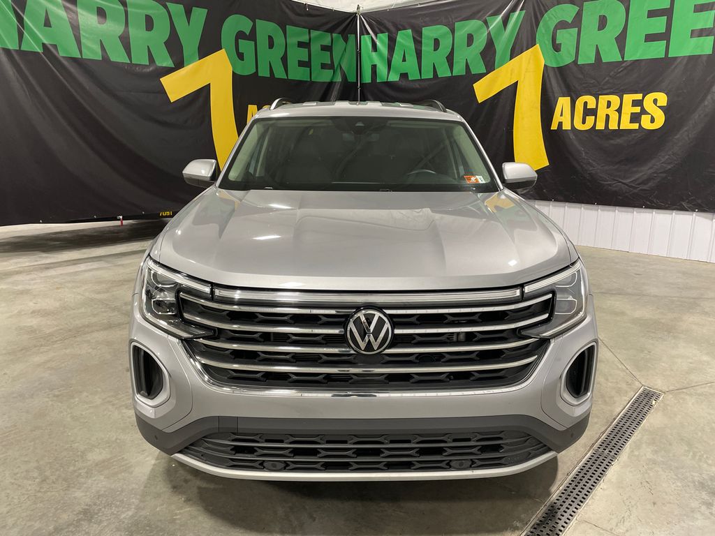 2024 Volkswagen Atlas SE Technology photo 2