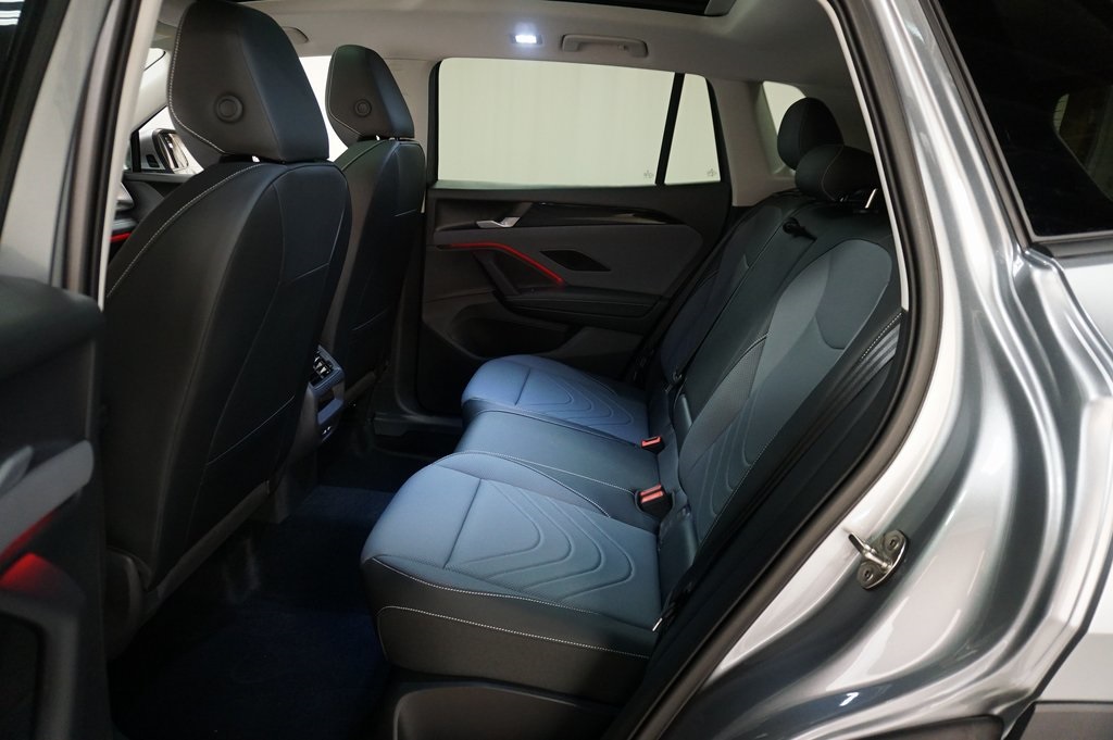2025 Volkswagen Tiguan SE photo 10