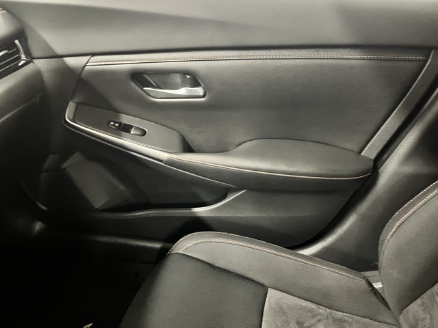2022 Nissan Sentra SR photo 12