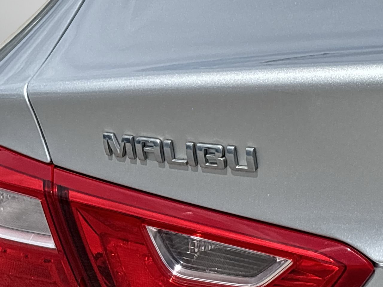 2019 Chevrolet Malibu LS photo 9