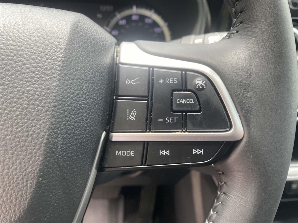 2024 Toyota Highlander LE photo 21