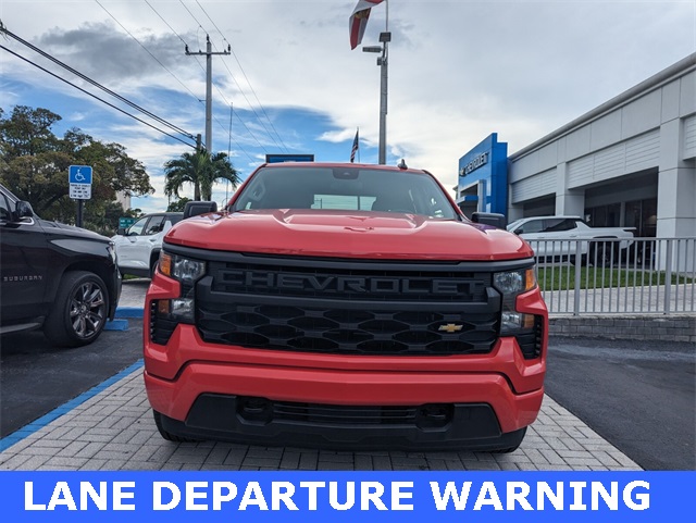 2023 Chevrolet Silverado 1500 Custom photo 3