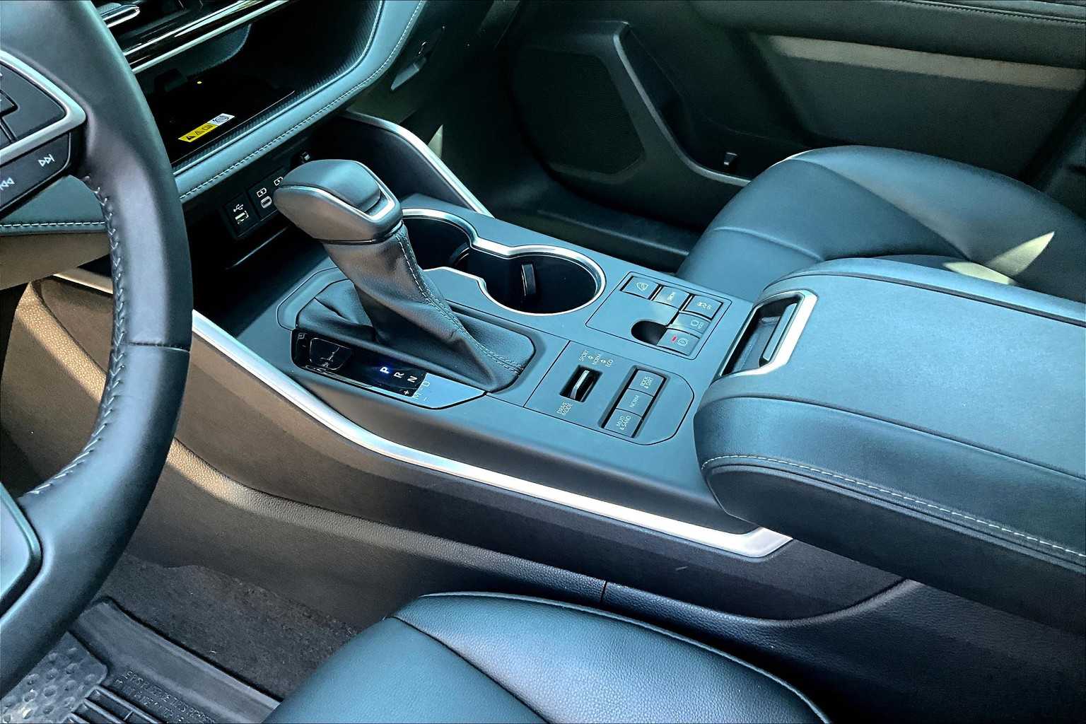 2023 Toyota Highlander XLE photo 16