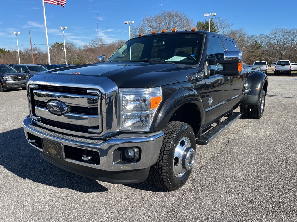2015 Ford F-350 Super Duty Lariat's photo