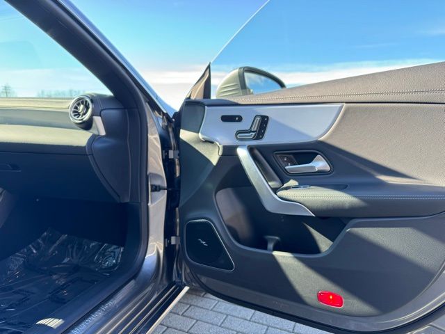2024 Mercedes Benz CLA 250 photo 21