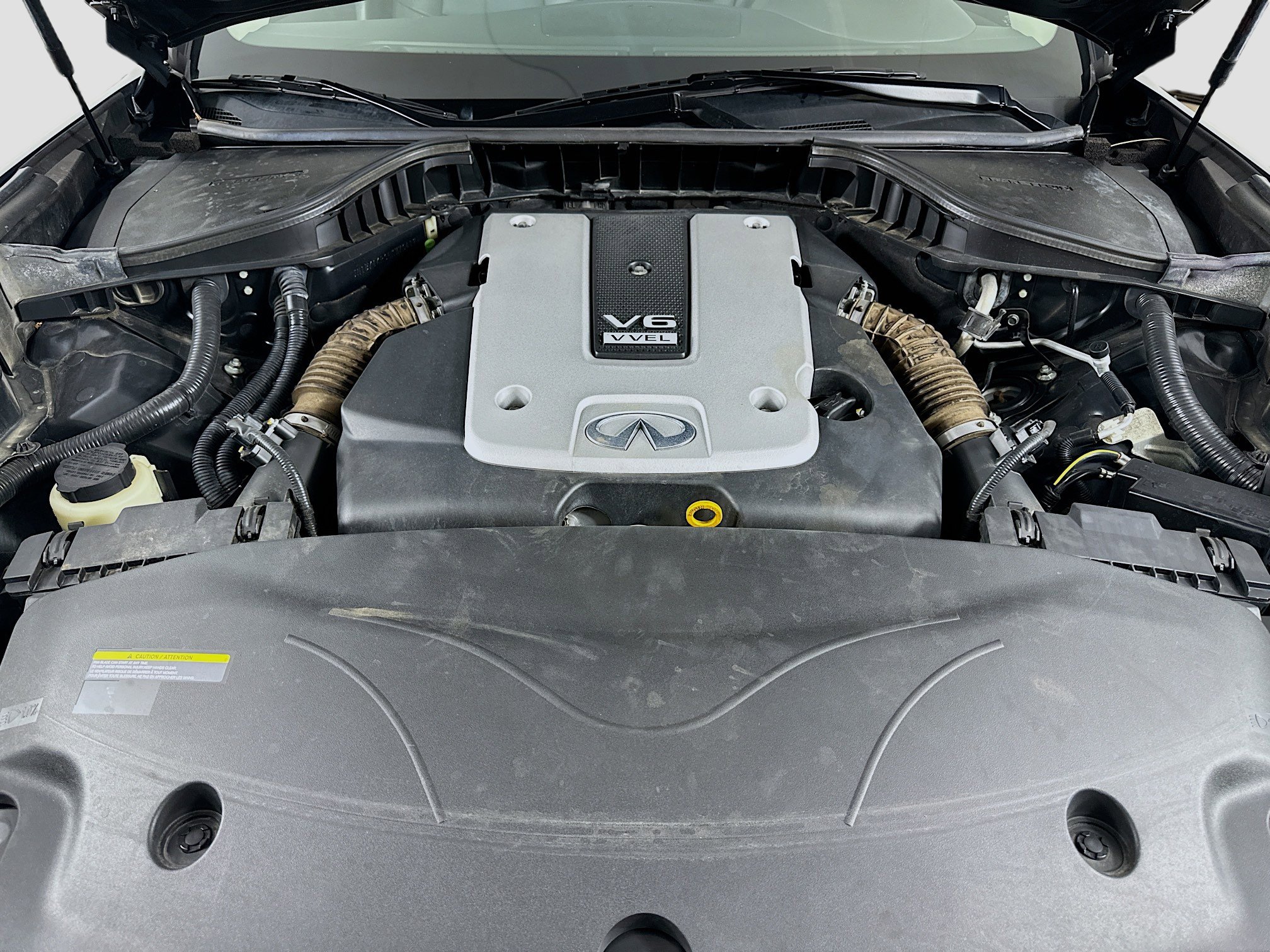 2017 Infiniti Q70 photo 35